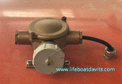 AC 42V Totally enclosed FRP Lifeboat Charging Socket