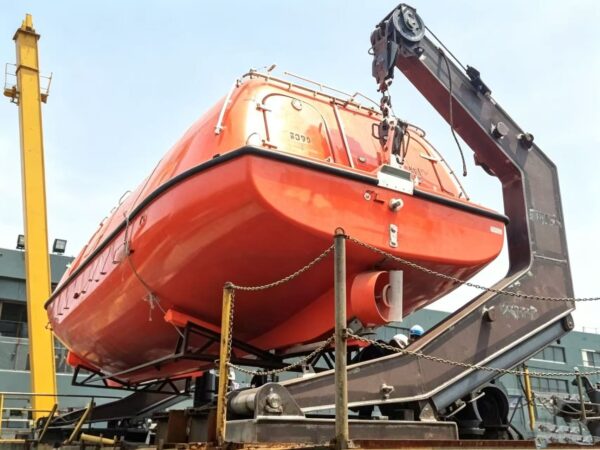 105KN Hydraulic Luffing Arm Type davit