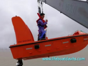 4.5M FRP 25HP Outboard Rescue Boat with 23KN Rescue Boat Davit For Trainning