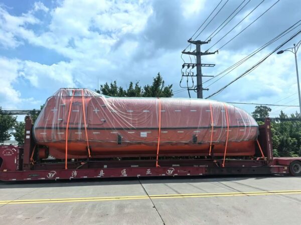 6.8 M with 30 Persons Free Fall Cargo version Totally Enclosed Lifeboat