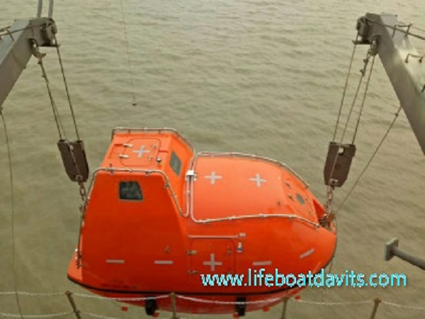5.0M FRP Tanker versions TOTALLY ENCLOSED LIFEBOAT FOR TRAINNING