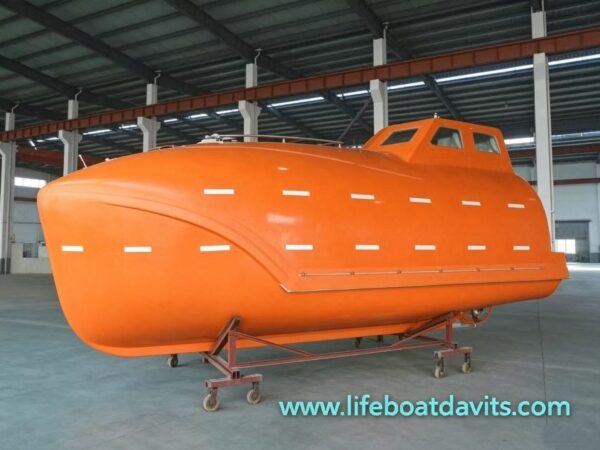 5.9M Common Type Free Fall Lifeboat with EC-MED approval with good price for sales